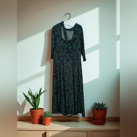 Lane Bryant Tie-Neck Open Back Midi Dress Size 14/16P (EUC) - Picture 13 of 16